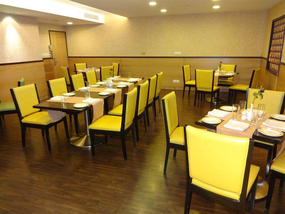 Hotel Tulip West Delhi
