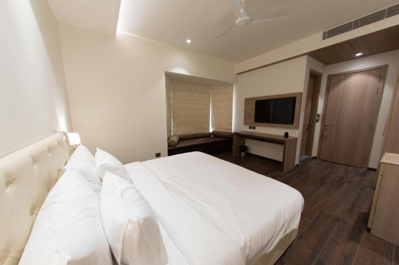 The Bungalow By Sandoz, Lajpat Nagar Acomodação com café da manhã  *