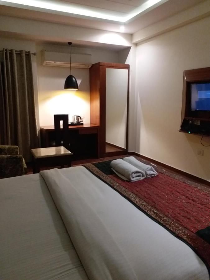 Hotel Lohias Delhi Airport