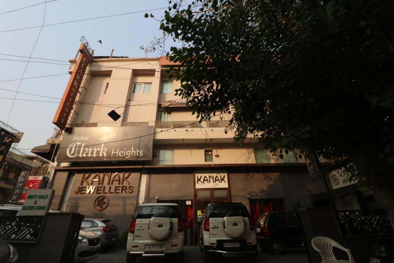 Clark Heights Hotel
