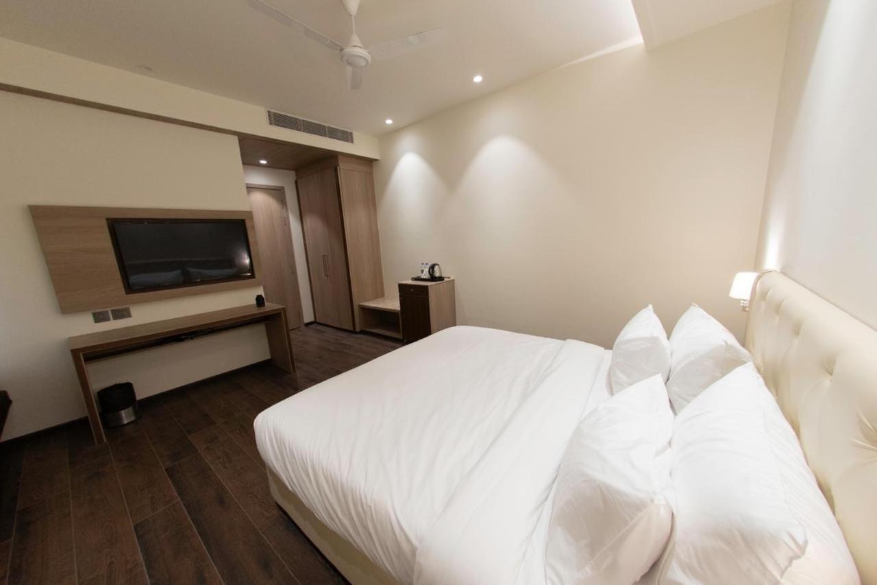 The Bungalow By Sandoz, Lajpat Nagar Nova Deli