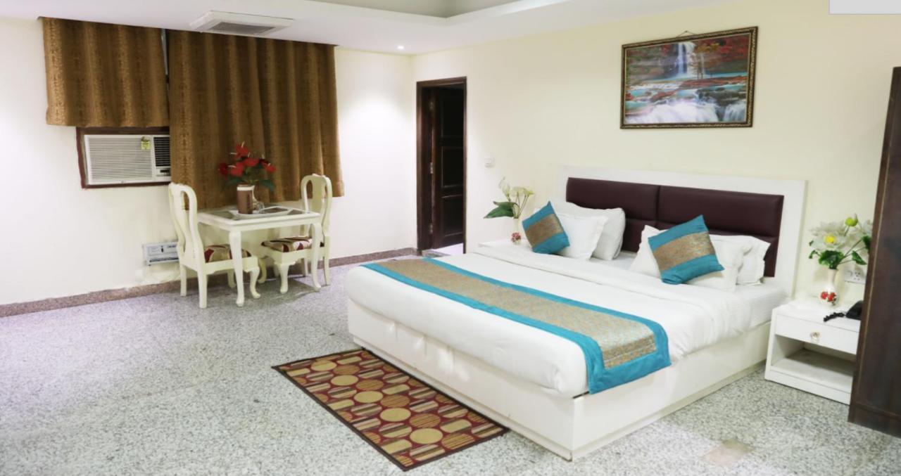 Airport The Paramont Hotel 3*