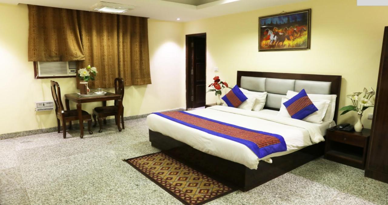 Airport The Paramont 3*