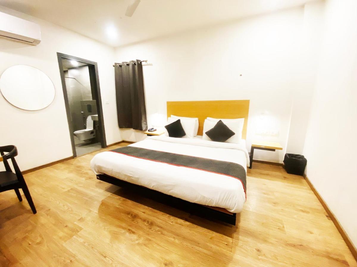 White Saffron Hotel