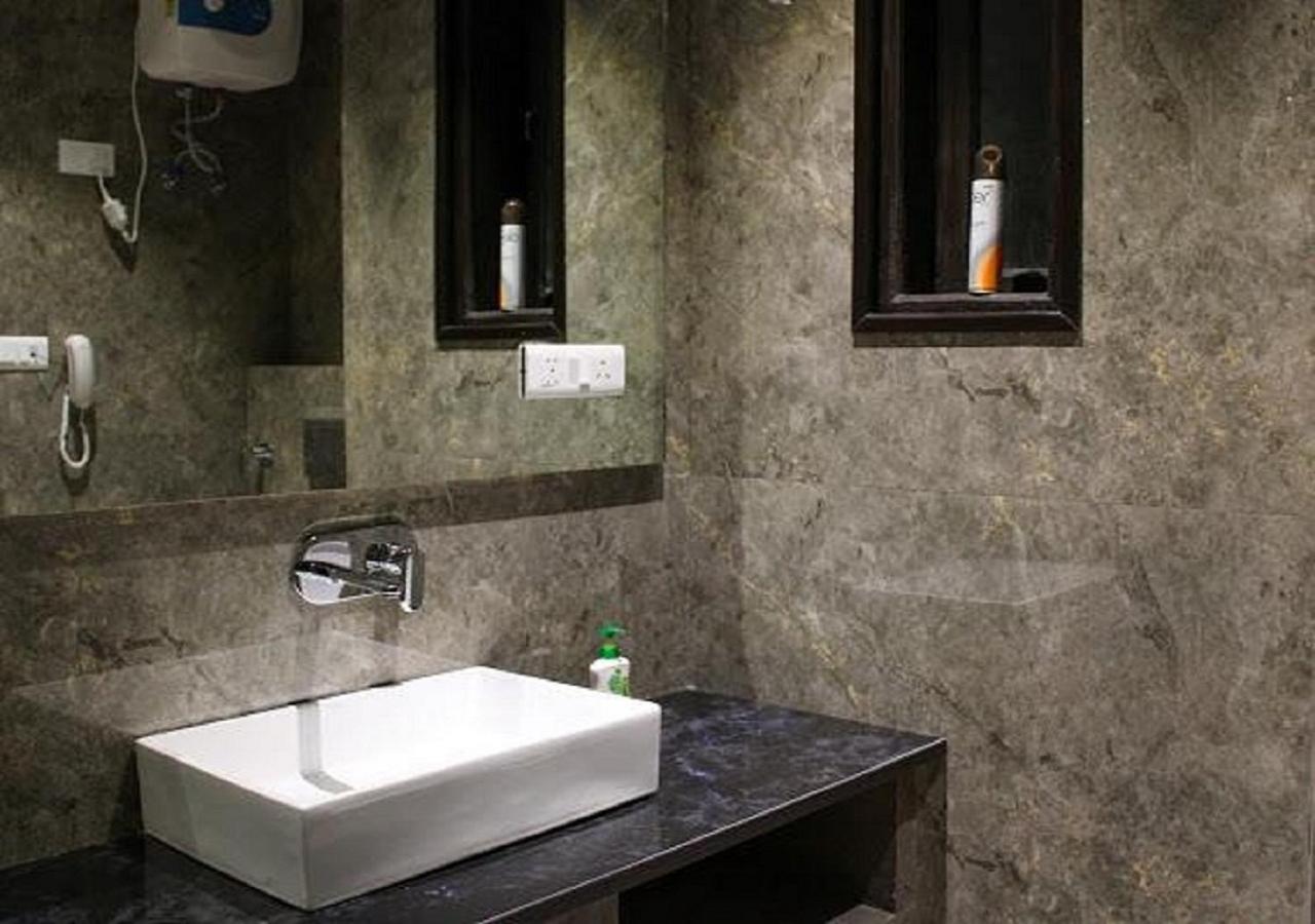 Aman Palace Hotel 3*