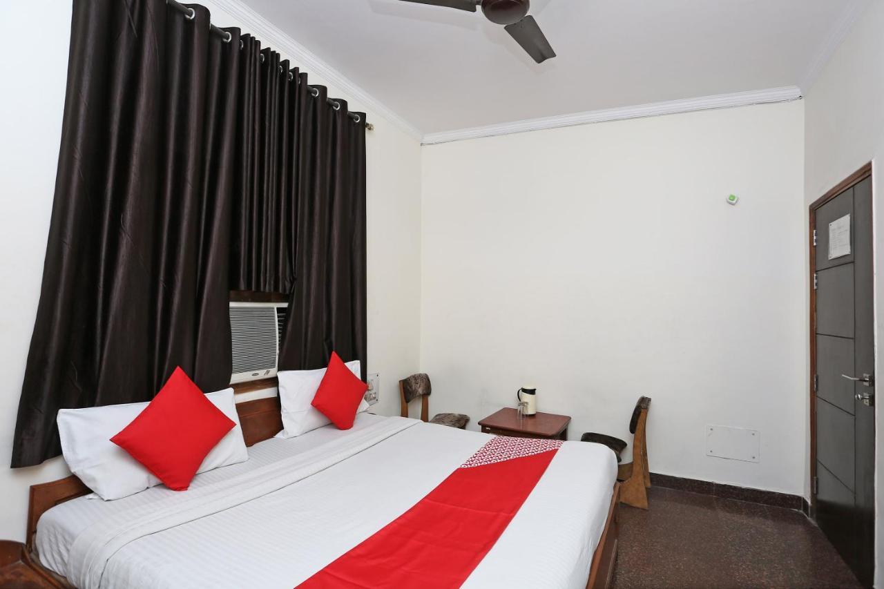 Hotel Oyo 8188 Vardhmaan 3*