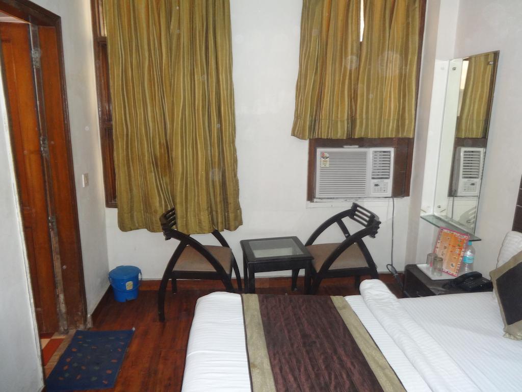 Alaska Hotel 2*