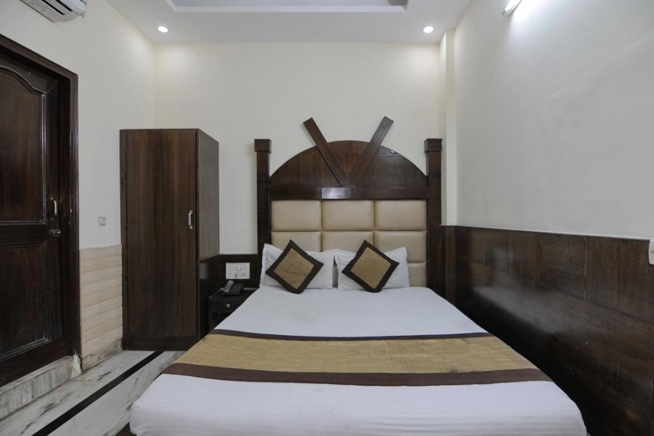 Hotel Oyo 6124 Lord Krishna Dx 3*