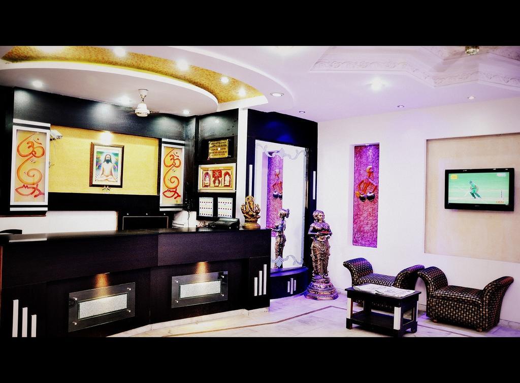 Hotel Peace Point - 1 Min Walking Distance From Station 3*