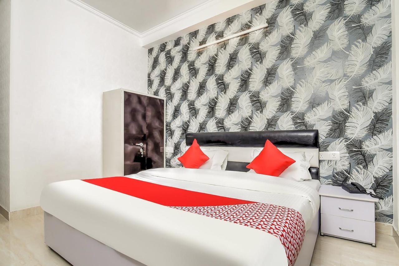 Oyo 19132 K Residency 3*