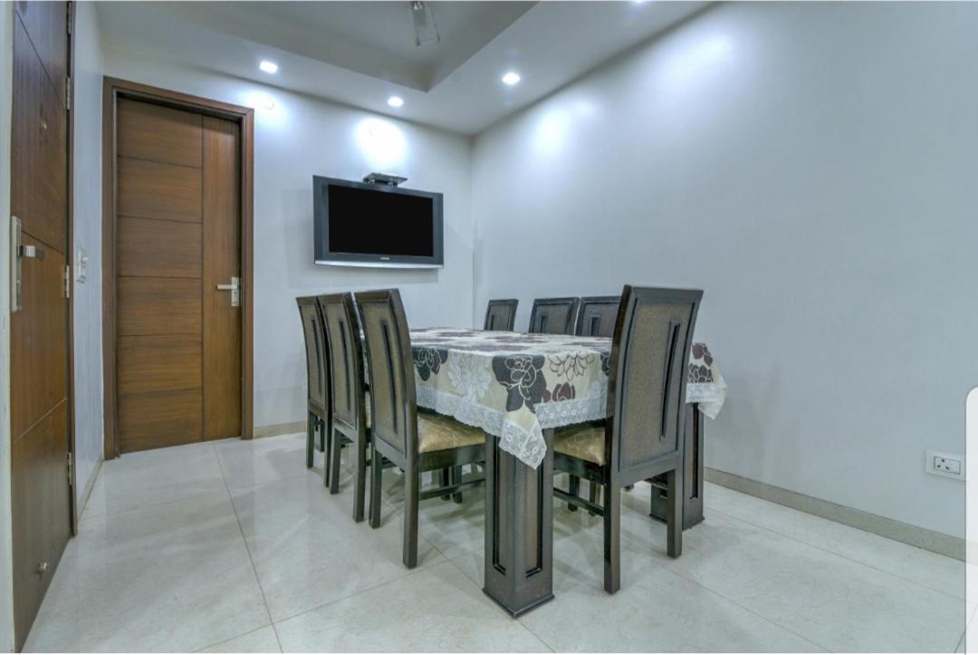 Ideal 3bhk Apartment!downtown Apartment New Delhi