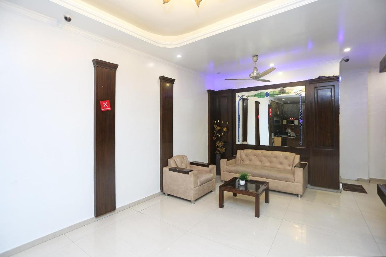 Fabexpress Welcome Palace Near Railway Station Hotel 3*