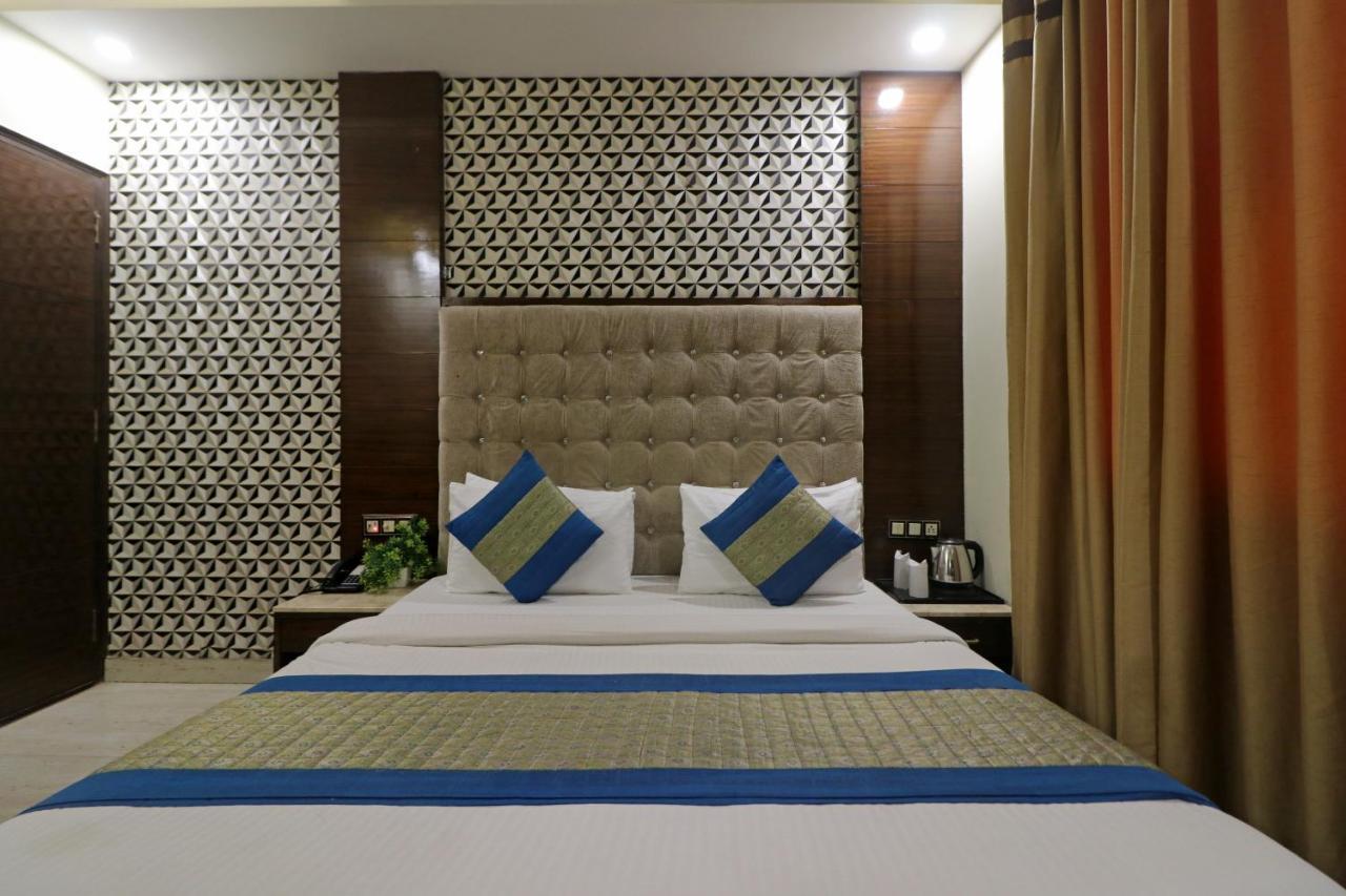 Hotel Mannat International By Mannat 3*