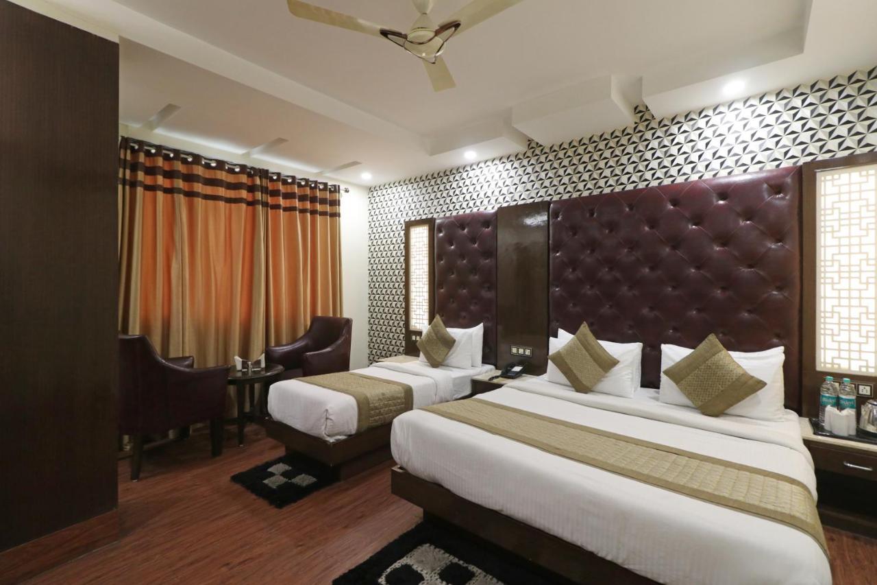 Hotel Mannat International By Mannat 3*