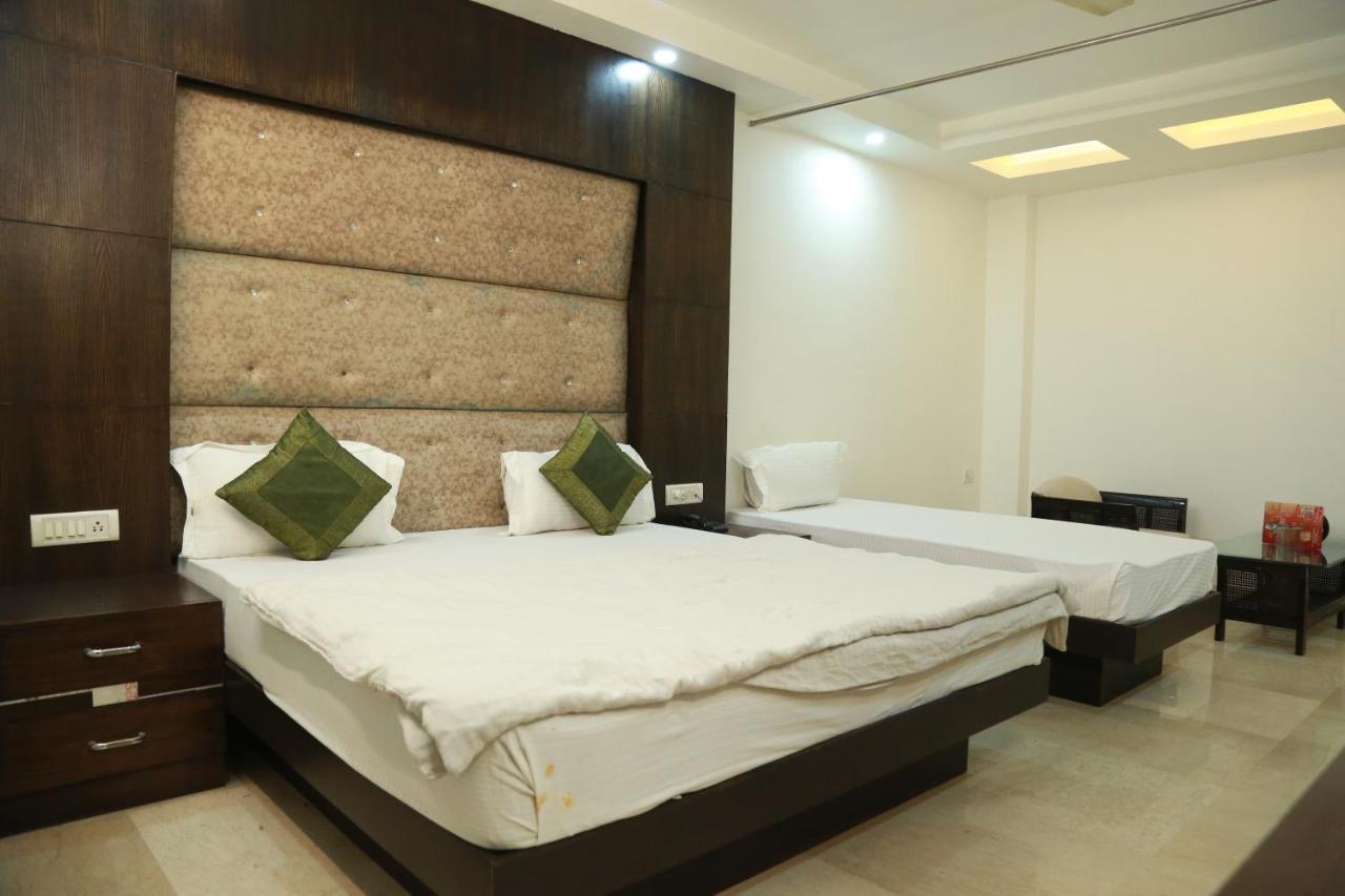 City Heights Hotel New Delhi