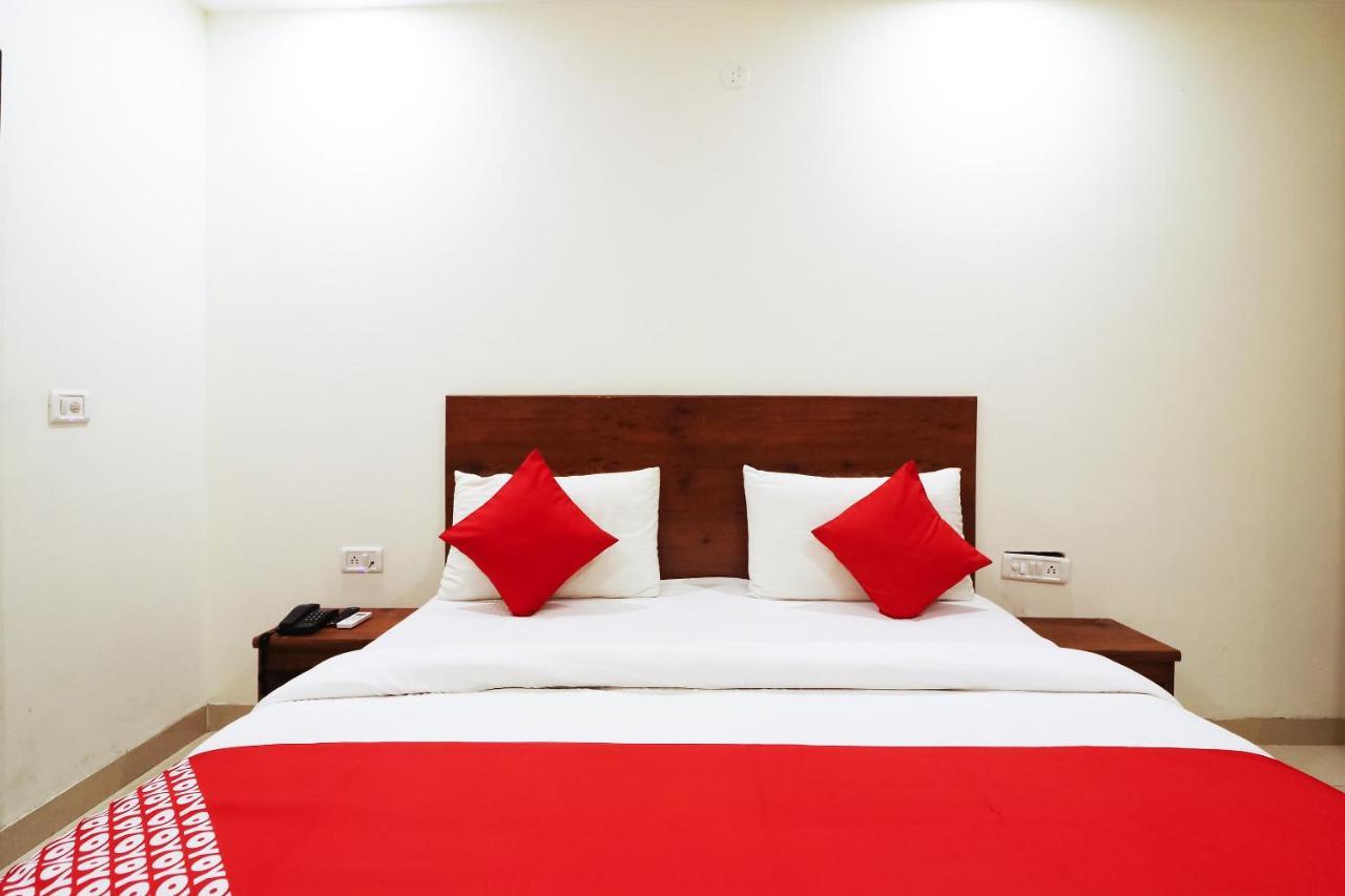 Oyo 42622 Admiral Hotel New Delhi