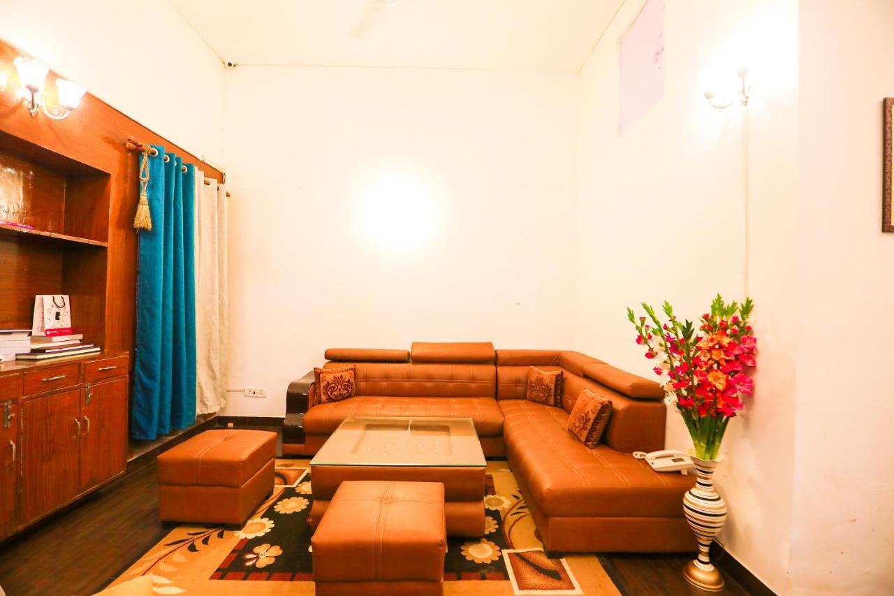 Hotel Oyo 62702 Golden 3*