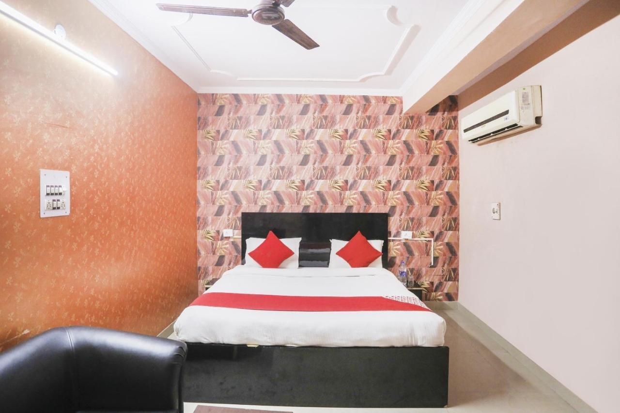 Oyo 74656 Quadis Kalkaji Devi