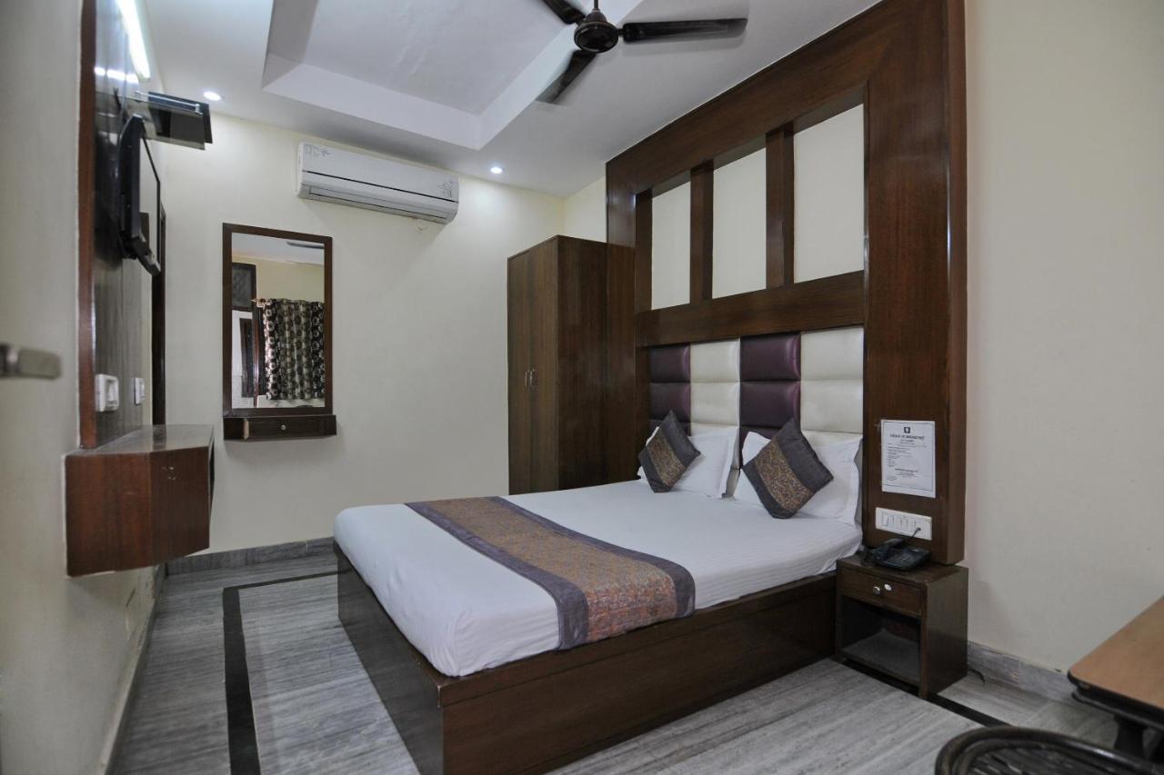 Hotel Oyo 6124 Lord Krishna Dx