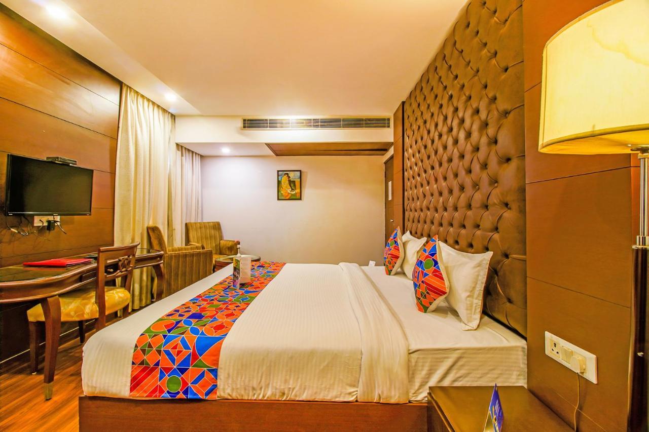 Fabhotel Bollywood Paradise Mahipalpur - Fully Vaccinated Staff Hotel 4*