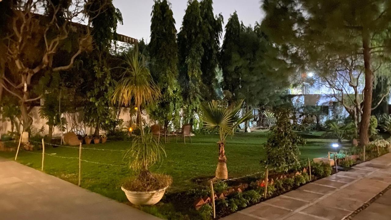 Acomodação com café da manhã  The Stay Inn New Delhi 3*
