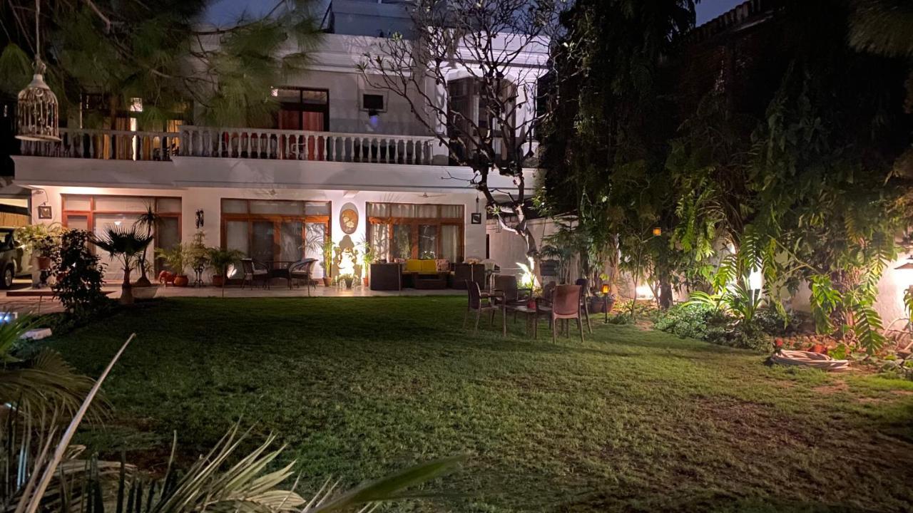 Acomodação com café da manhã  The Stay Inn New Delhi