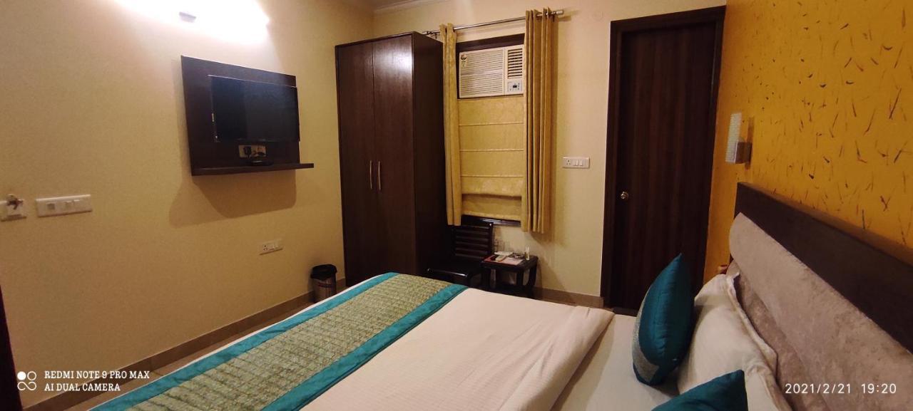 Hotel Airport Hotel Redstone New Delhi