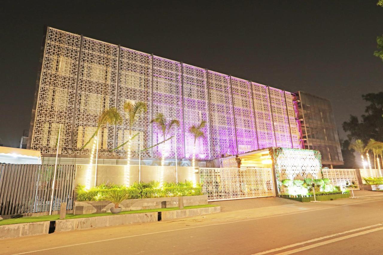 Westend Punjabi Bagh West Delhi Hotel 4*