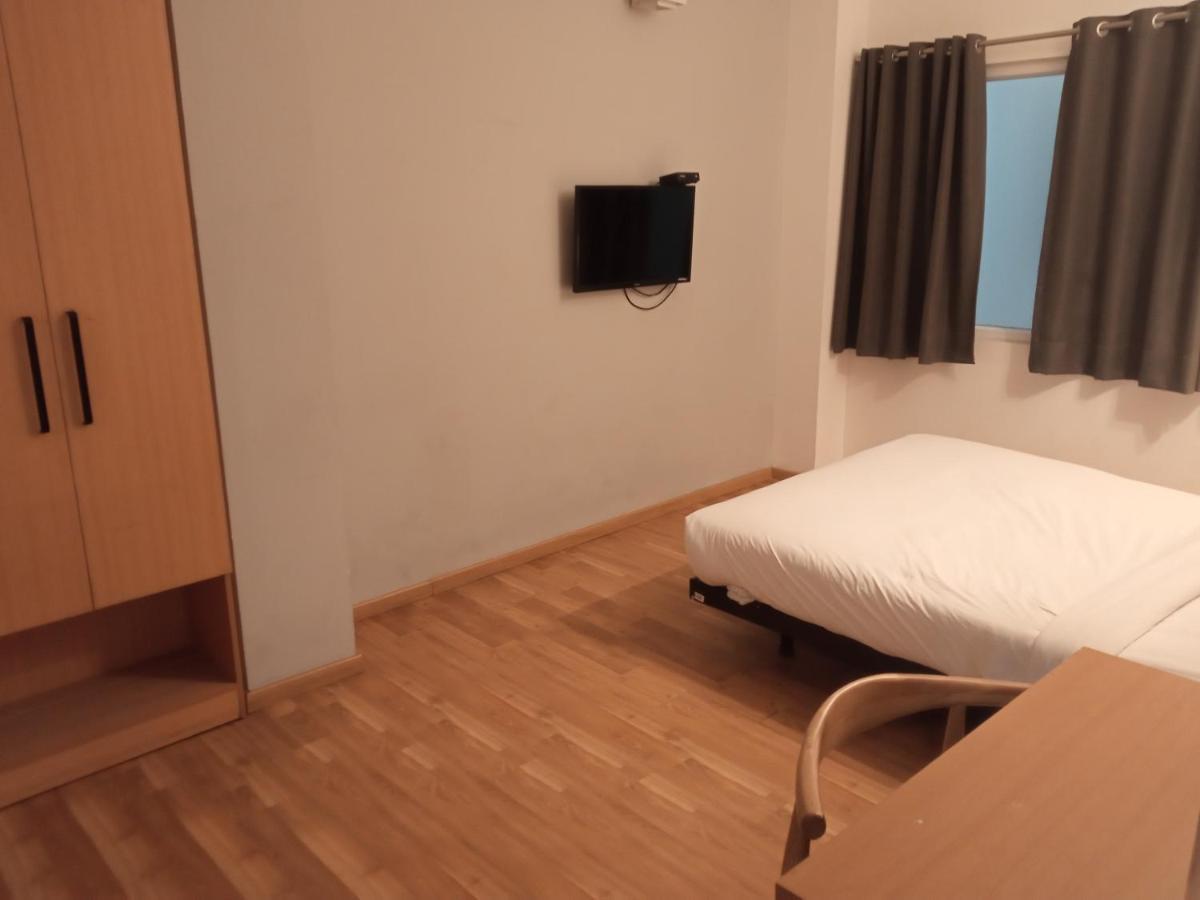 Aura44 3* Delhi (National Capital Territory of India)