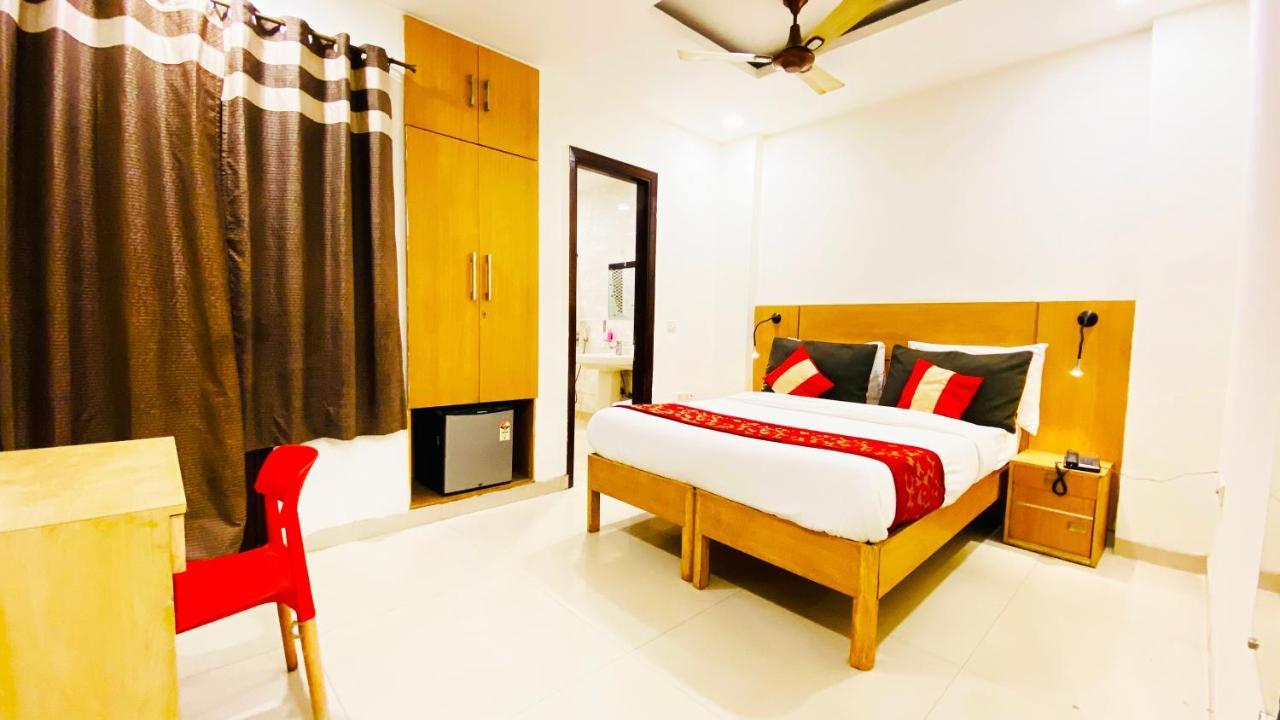 Hotel Sarvasa Residency Nova Deli