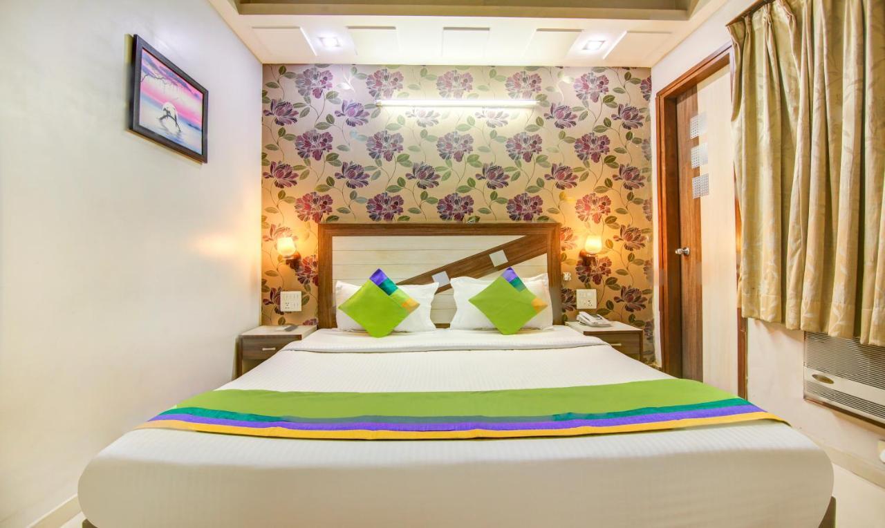 Treebo Rockwell Plaza Hotel 3*