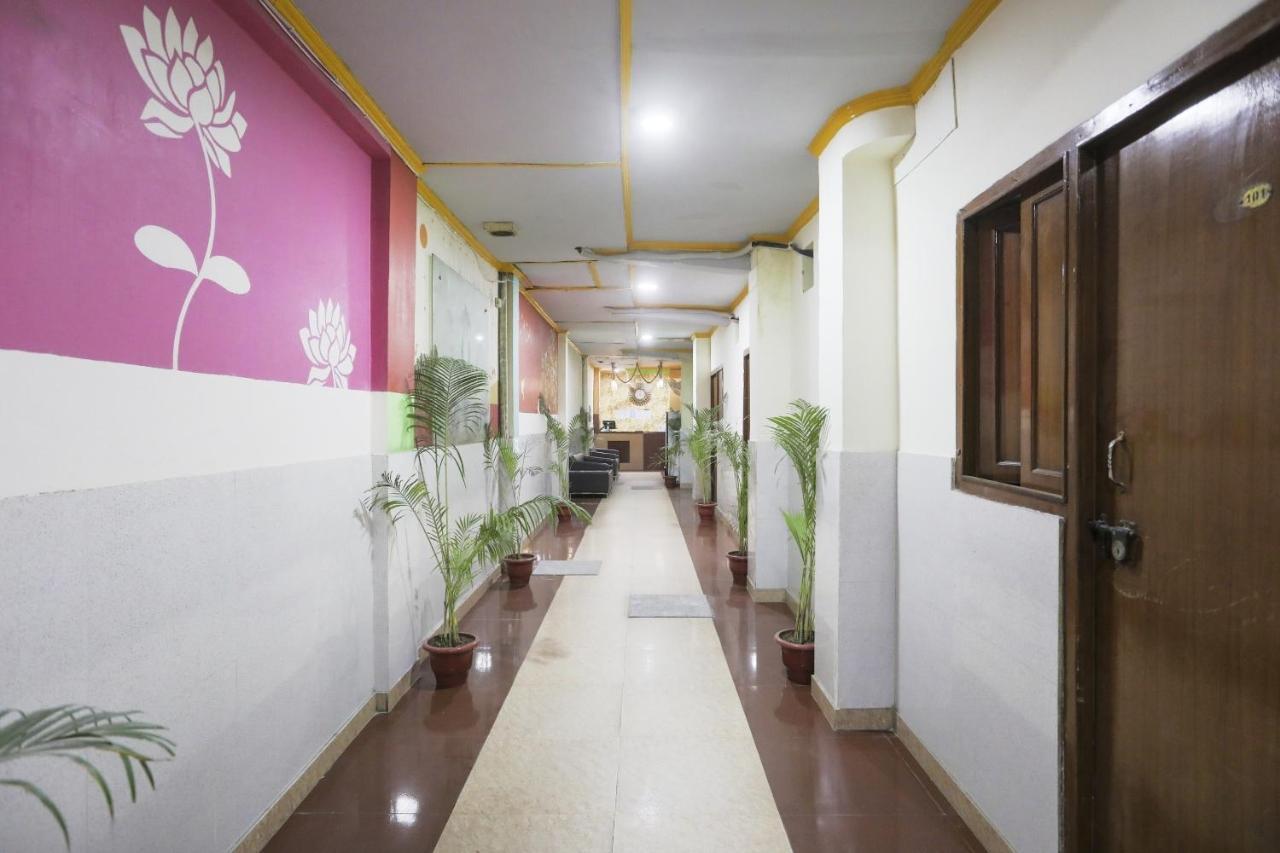 Oyo 74656 Quadis Kalkaji Devi