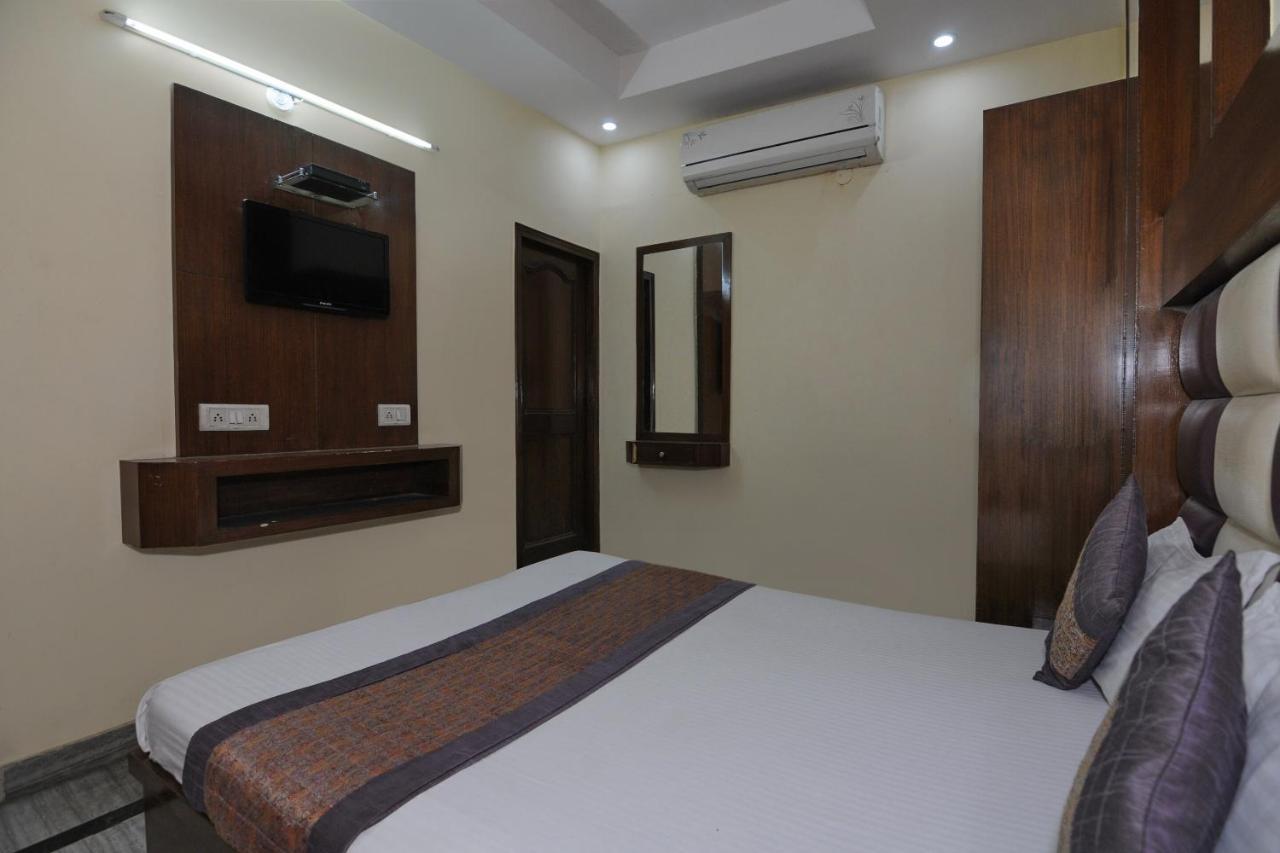 Oyo 6124 Lord Krishna Dx Hotel New Delhi
