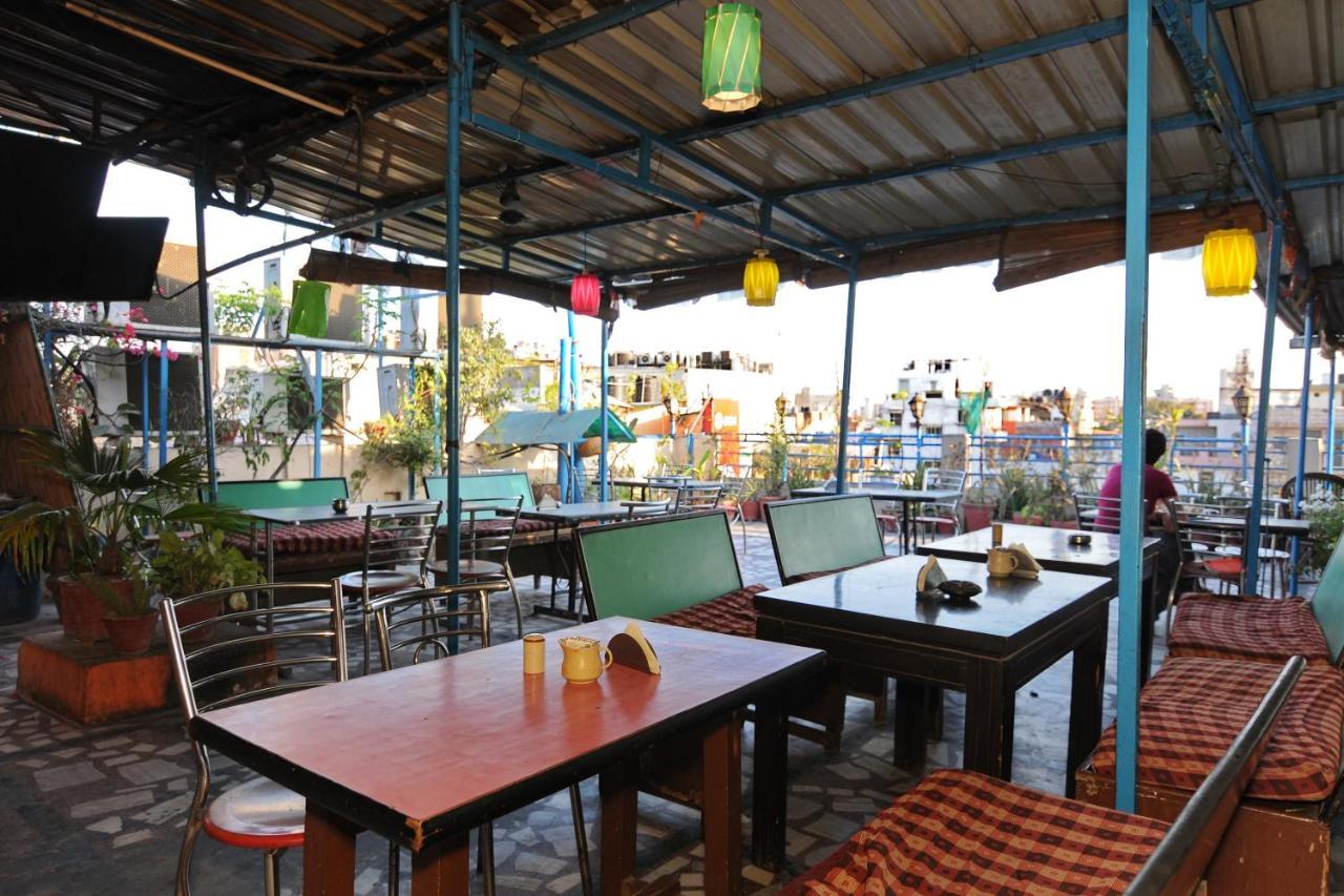 Oyo 6124 Lord Krishna Dx Hotel