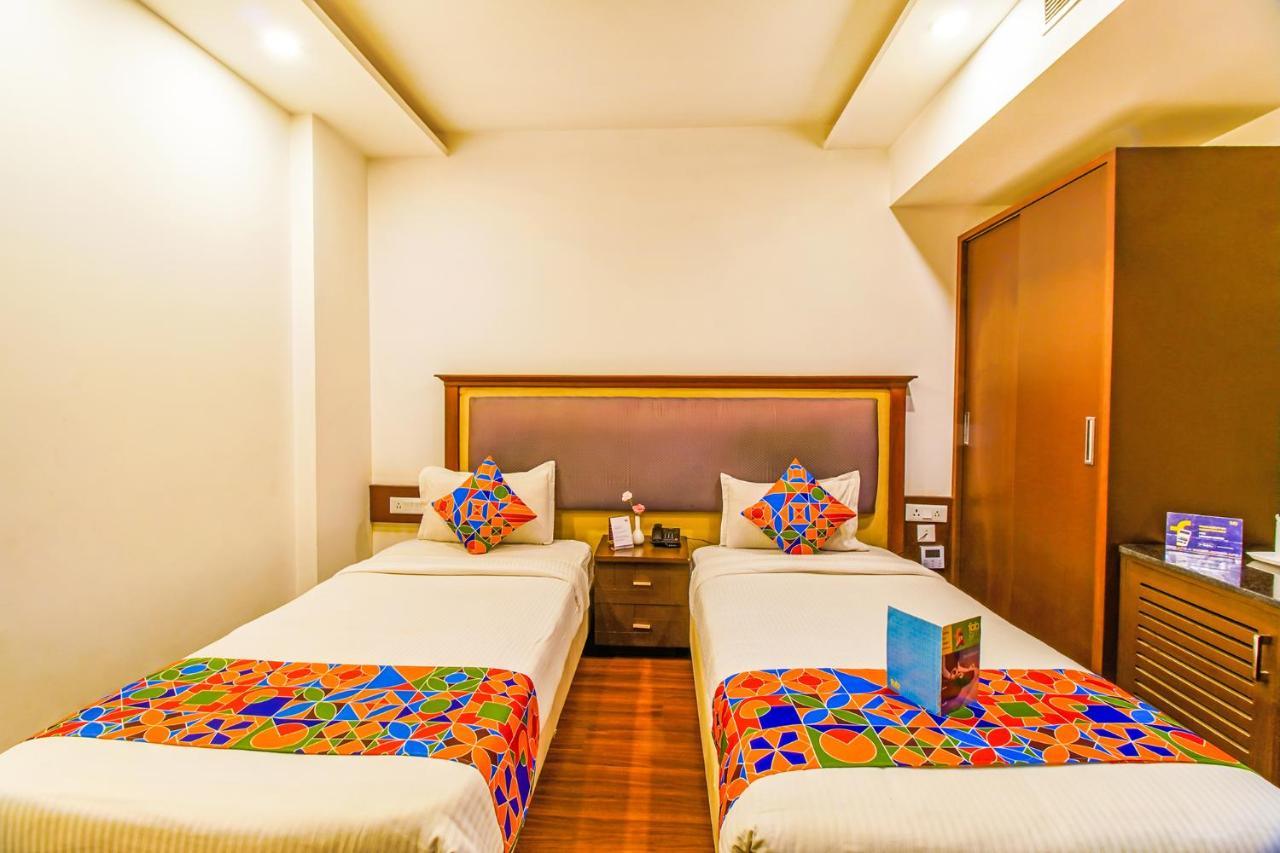 Fabhotel Bollywood Paradise Mahipalpur - Fully Vaccinated Staff Hotel