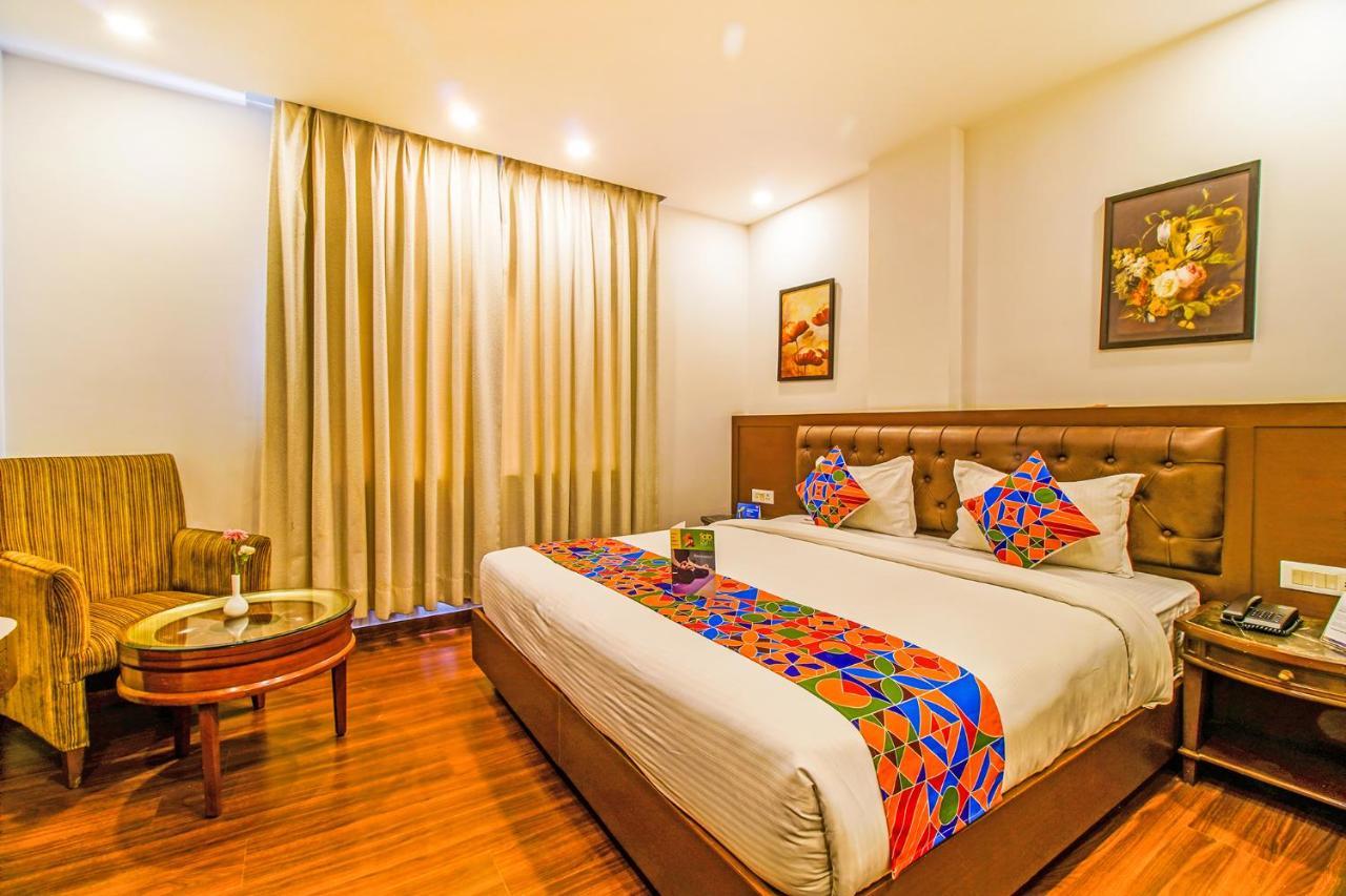 Fabhotel Bollywood Paradise Mahipalpur - Fully Vaccinated Staff 4*