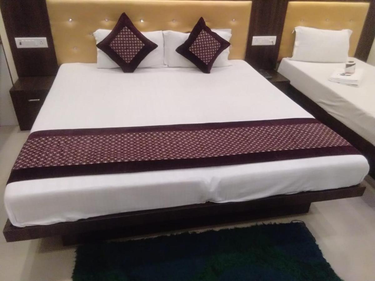 Grand Ivy Hotel