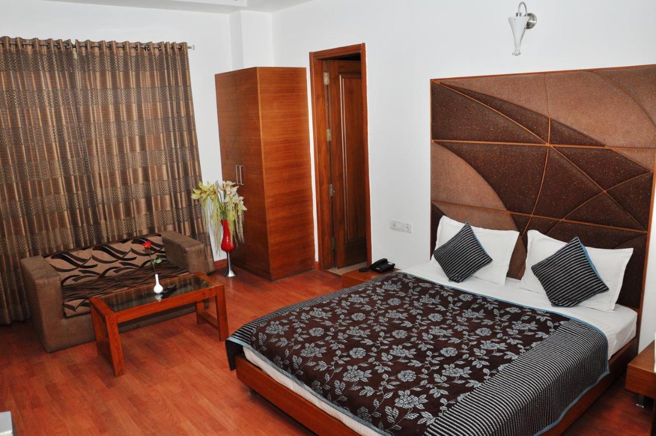 Hari's Court & 3* New Delhi