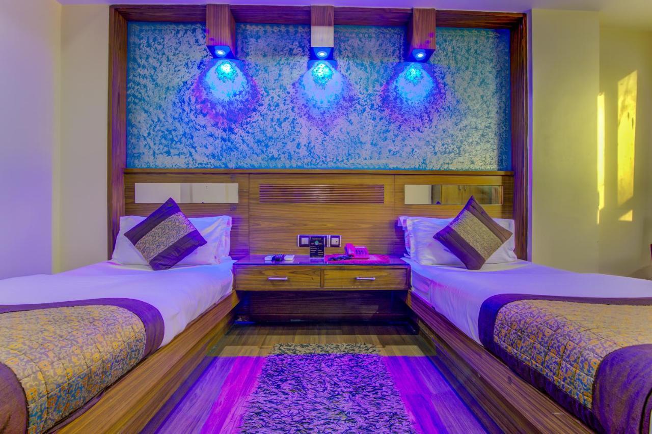 Hotel Shivdev International, Near Railway Station 3*