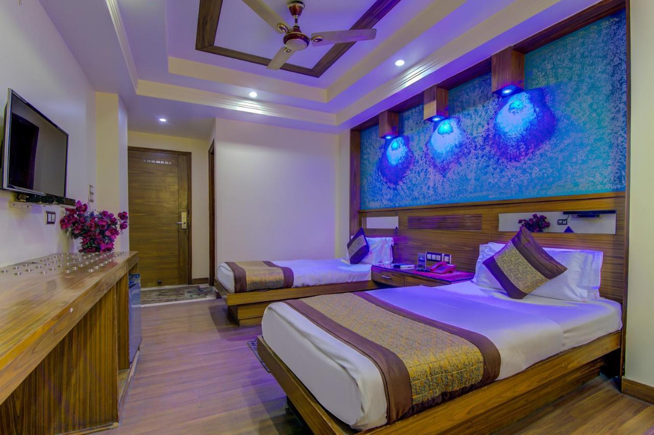Hotel Shivdev International, Near Railway Station 3*