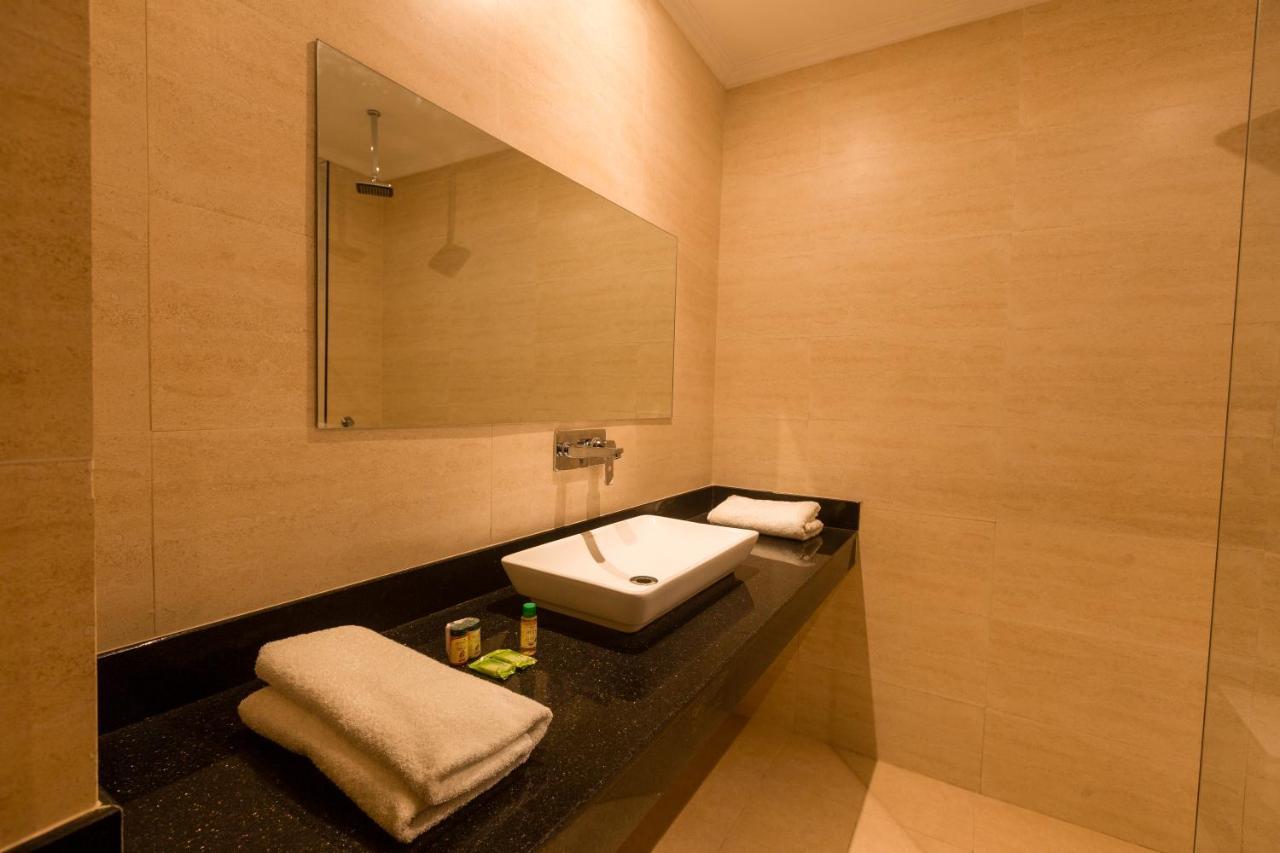 Staybook - Rove Airport