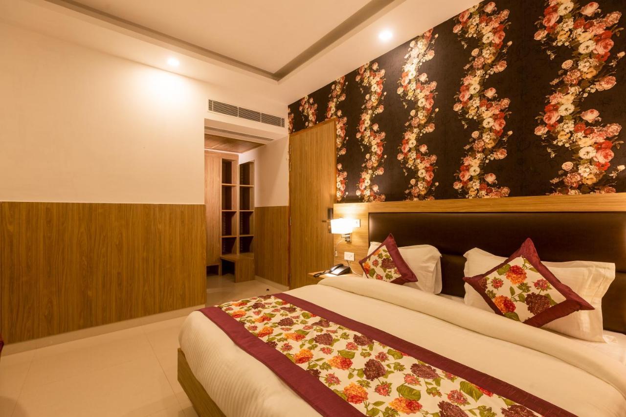Staybook - Rove Airport 3*