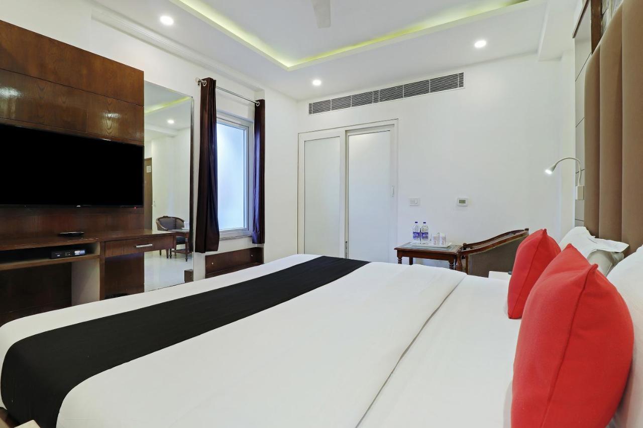 Capital O 2242 Yuvraj Deluxe Hotel New Delhi