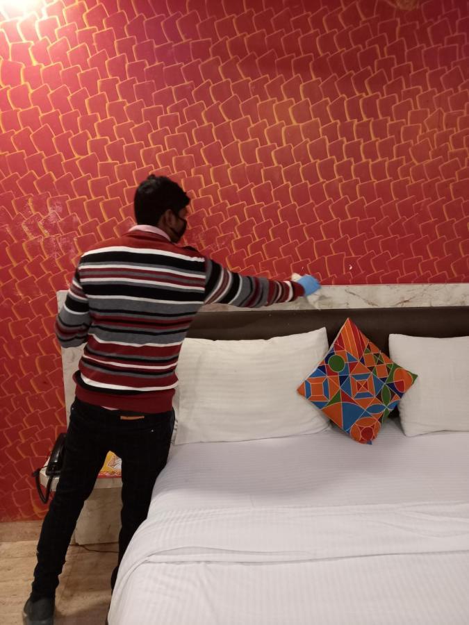 Airlift At Delhi Airport Hotel Nova Deli
