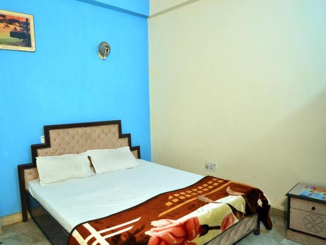 Hotel Sahara International Deluxe