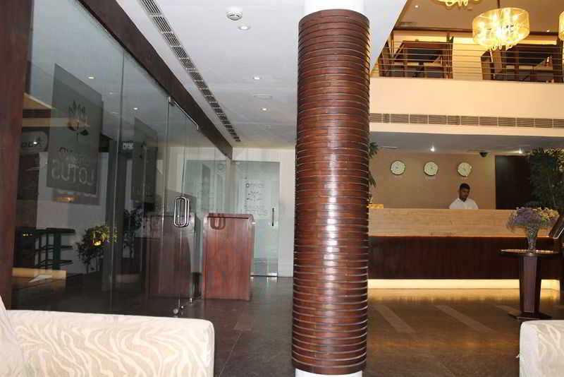 Lotus Airport Hotel, 3*
