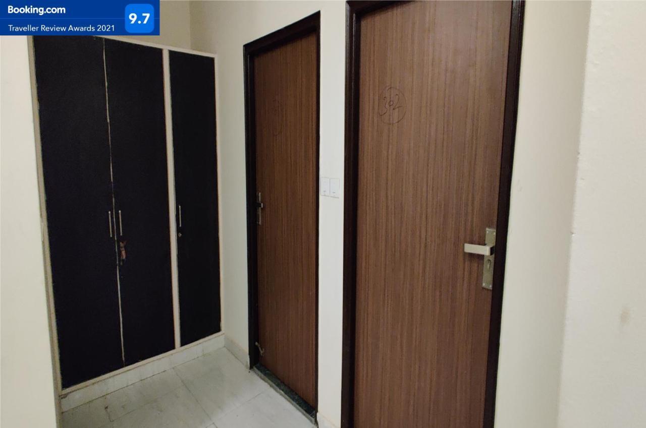 Gobravo Dev Palace Near Airport 3*