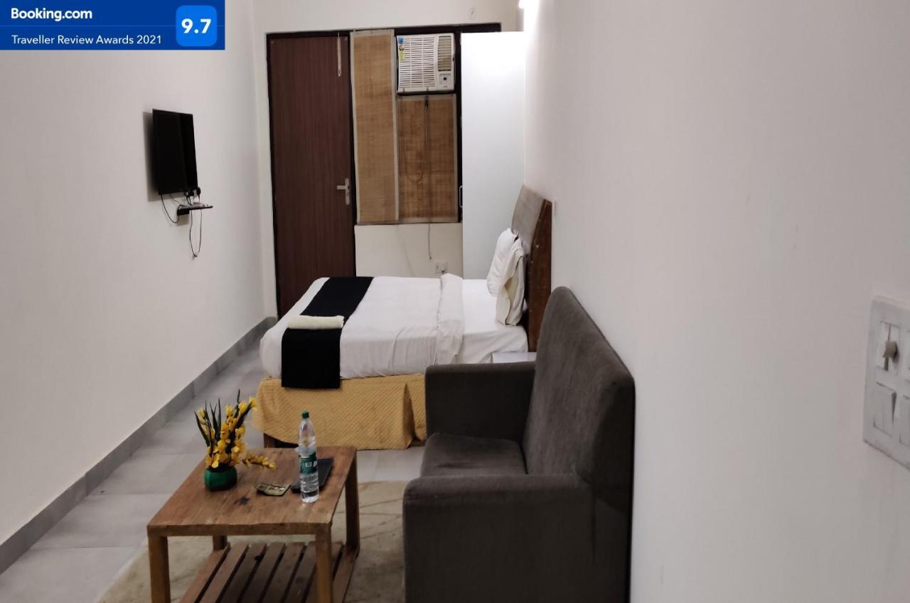 Gobravo Dev Palace Near Airport 3*
