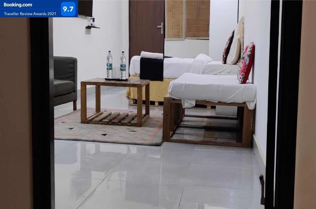 Gobravo Dev Palace Near Airport 3*