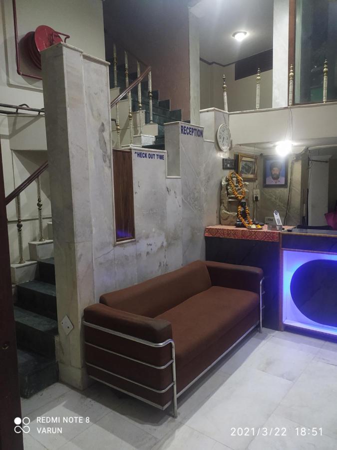 Vin -new Delhi Nova Deli